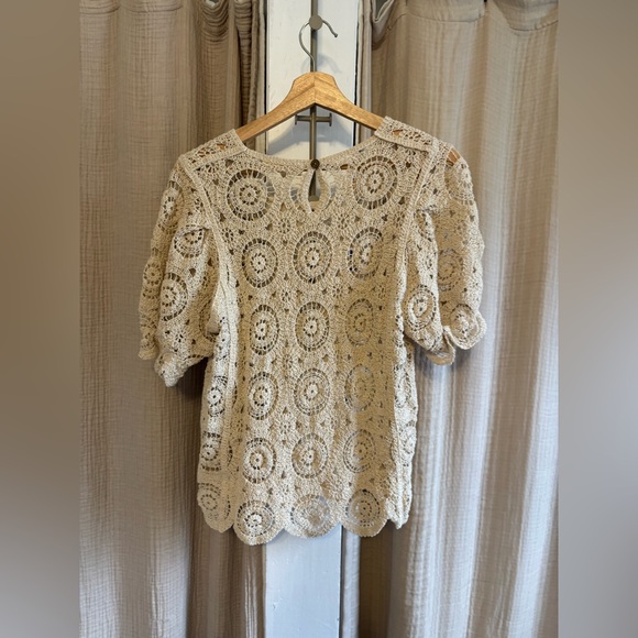 Solitaire Crochet Puff Sleeve Blouse- Large - Picture 6 of 9